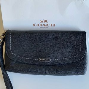 Coach Clutch / Wristlet in Black